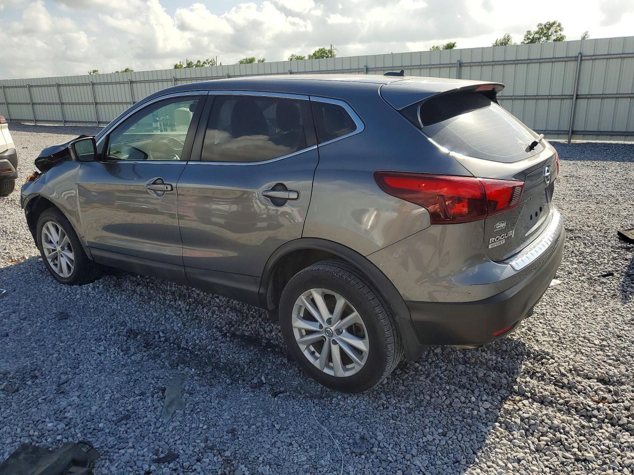 2018 Nissan Rogue Sport S - Image 2