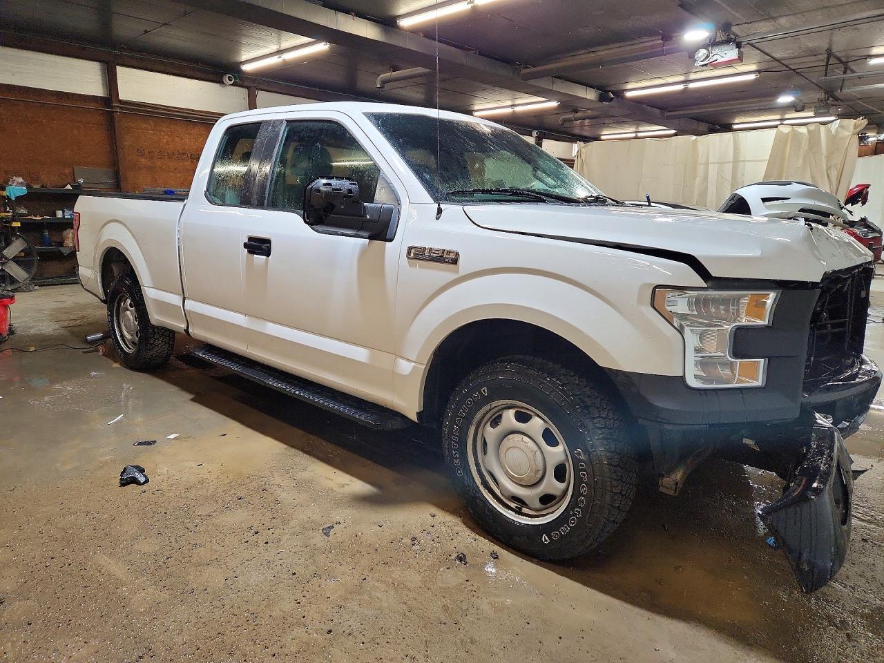 2017 Ford F150 Super Cab - Image 4