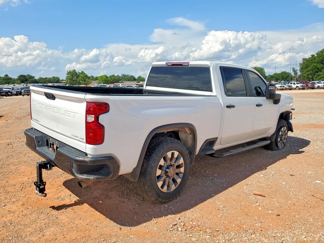 2025 Chevrolet Silverado K2500 Custom - Фото 3