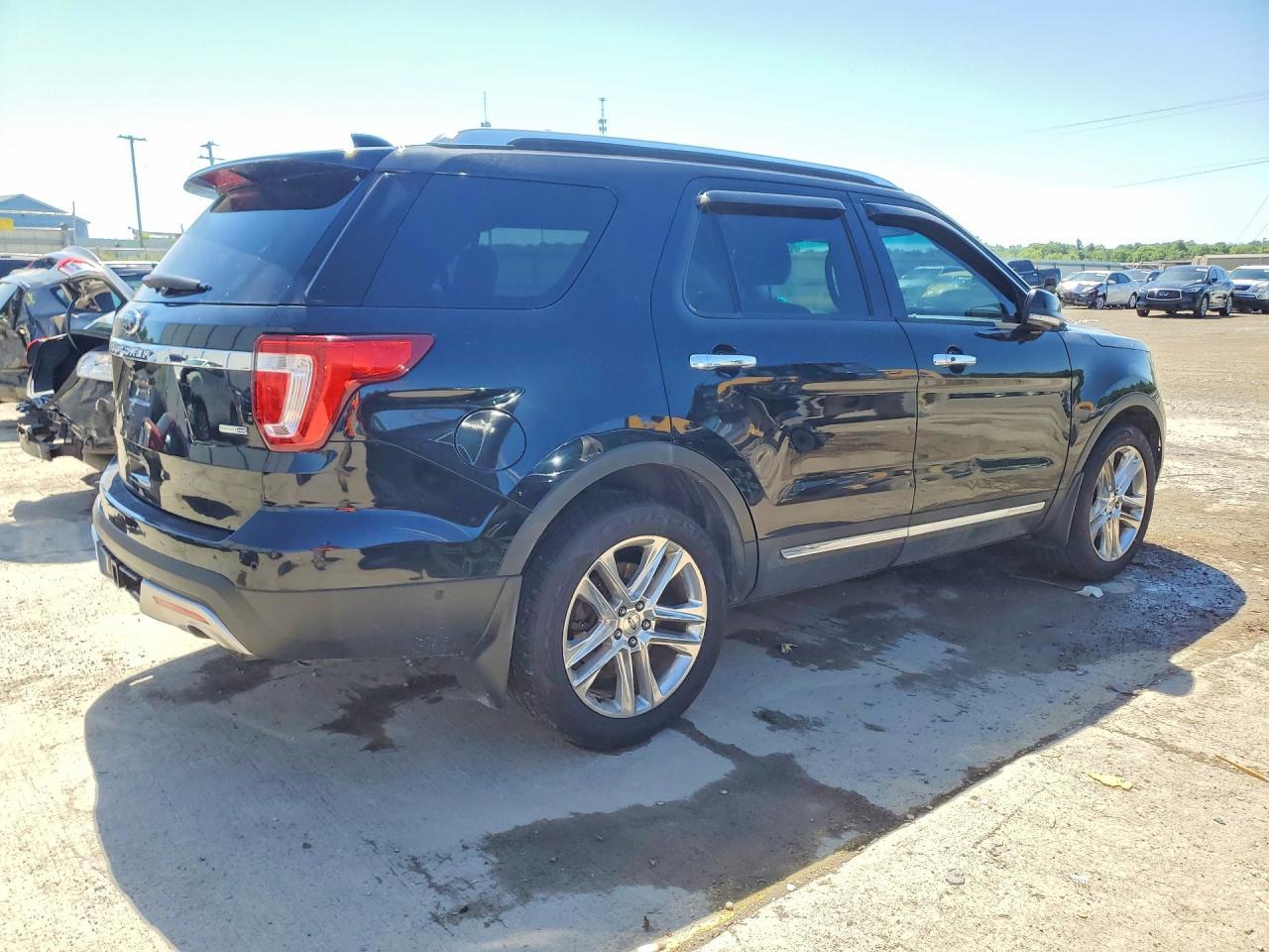2016 Ford Explorer Limited - Image 3