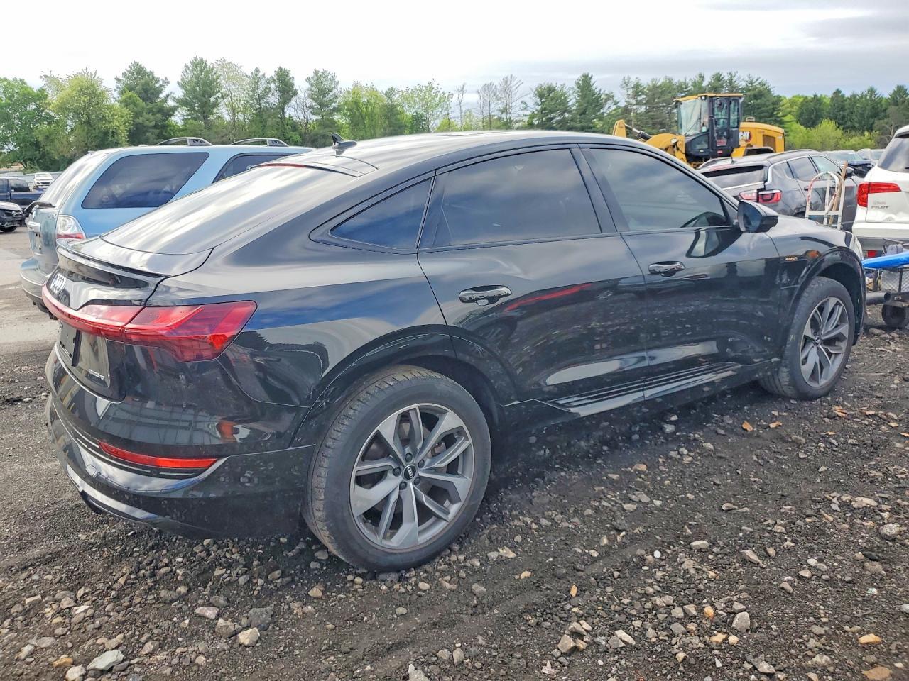 2021 Audi E-Tron Sportback Premium Plus - Фото 3