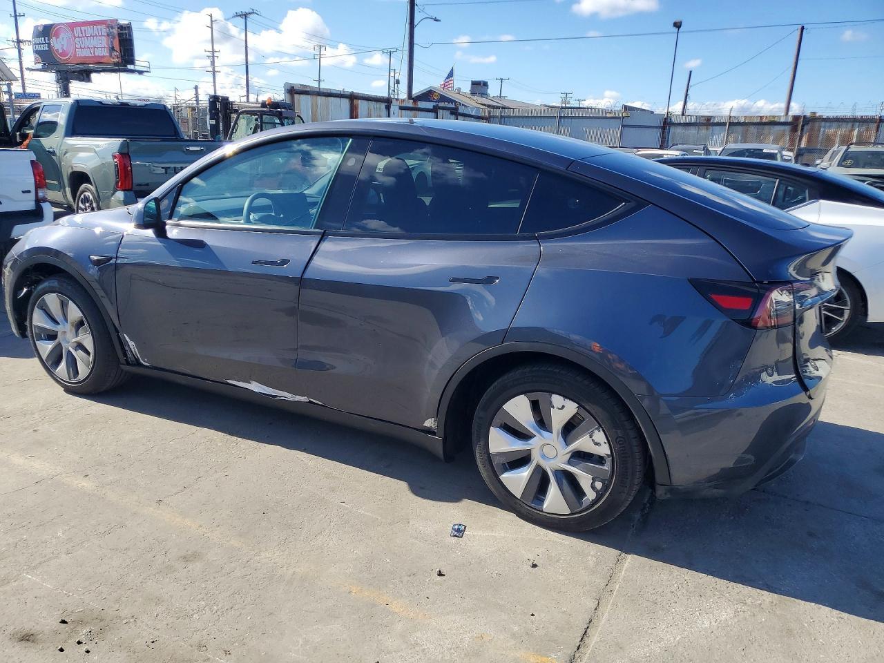 2023 Tesla Model Y - Image 2