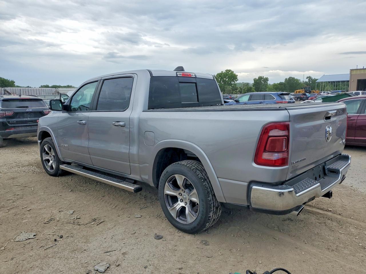 2022 Ram 1500 Laramie - Фото 2