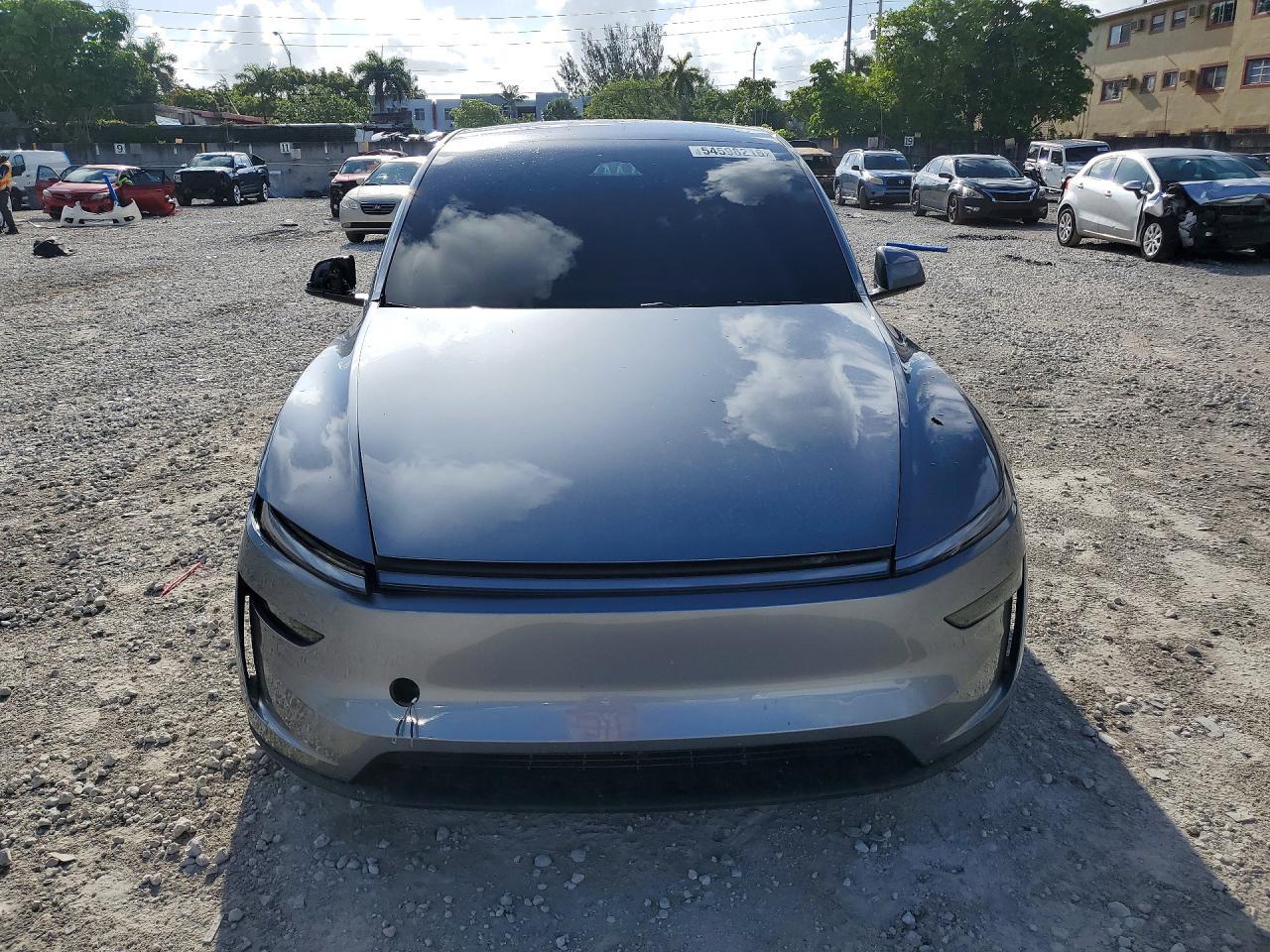 2026 Tesla Model Y - Image 5