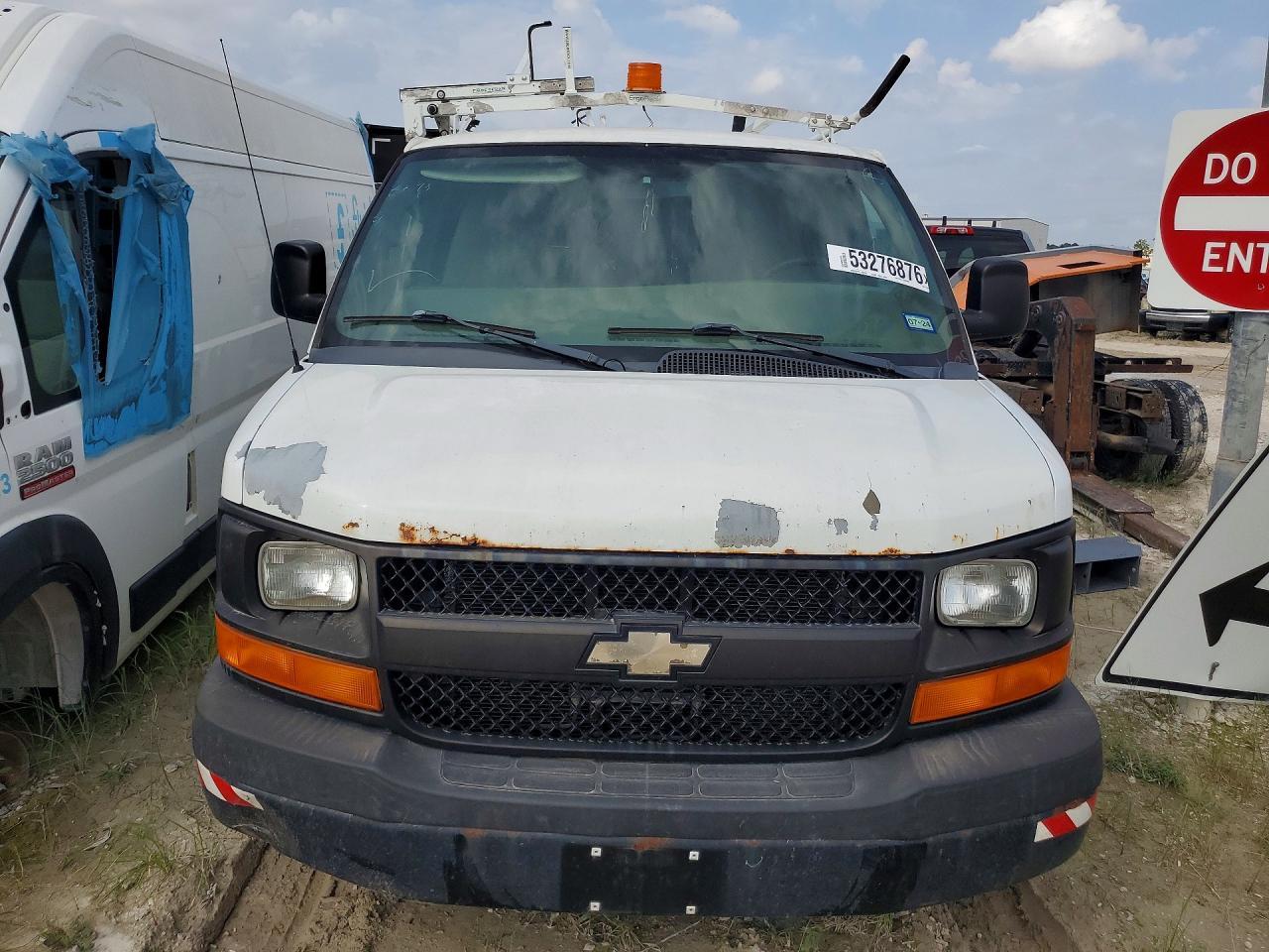 2010 Chevrolet Express G2500 - Image 5
