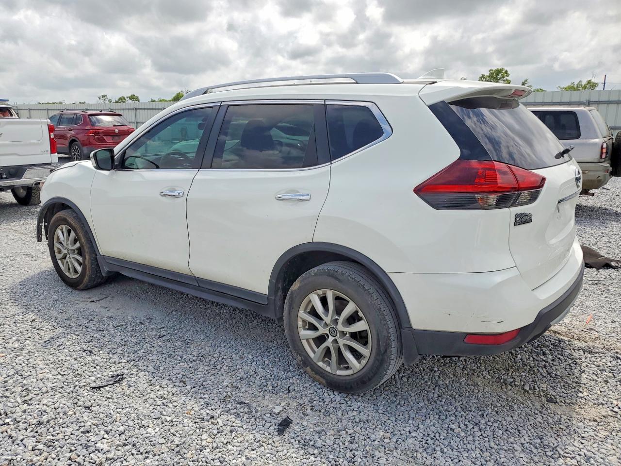 2020 Nissan Rogue S - Фото 2