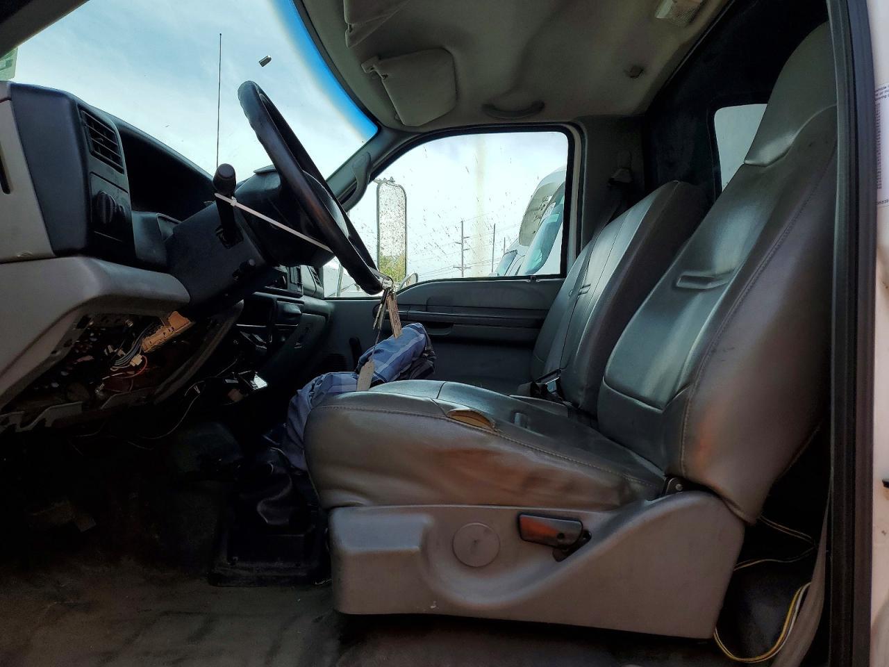 2007 Ford F650 Super Duty Dump Truck - Image 5