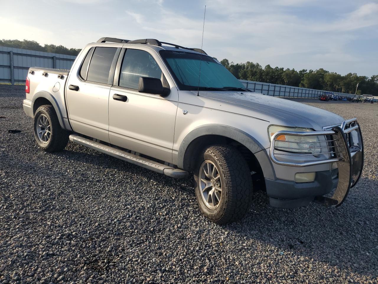 2008 Ford Explorer Sport - Фото 4