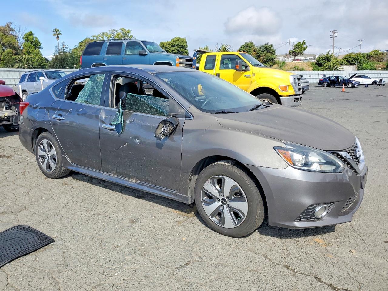 2017 Nissan Sentra Sr - Image 4