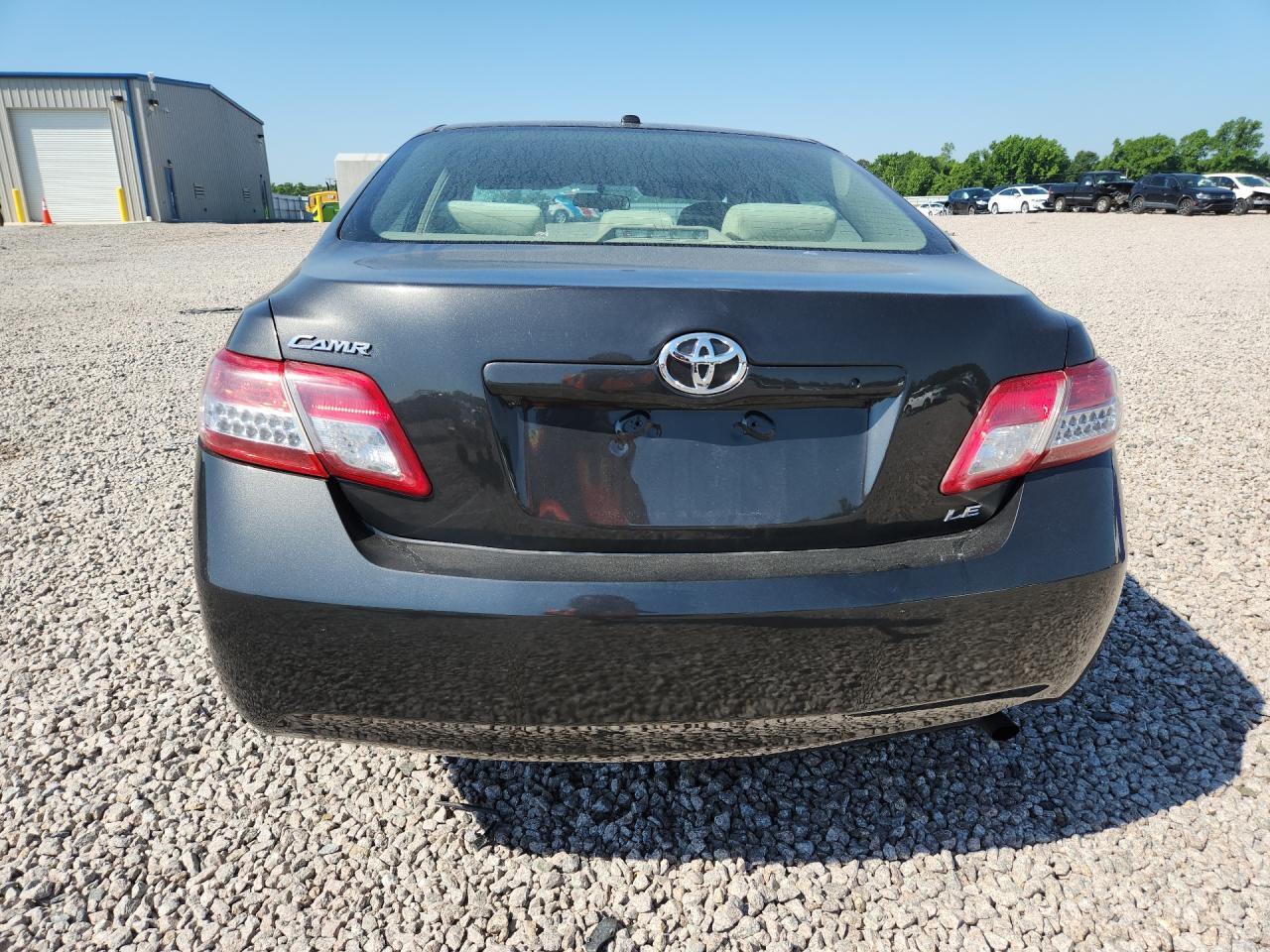 2011 Toyota Camry Le - Фото 6