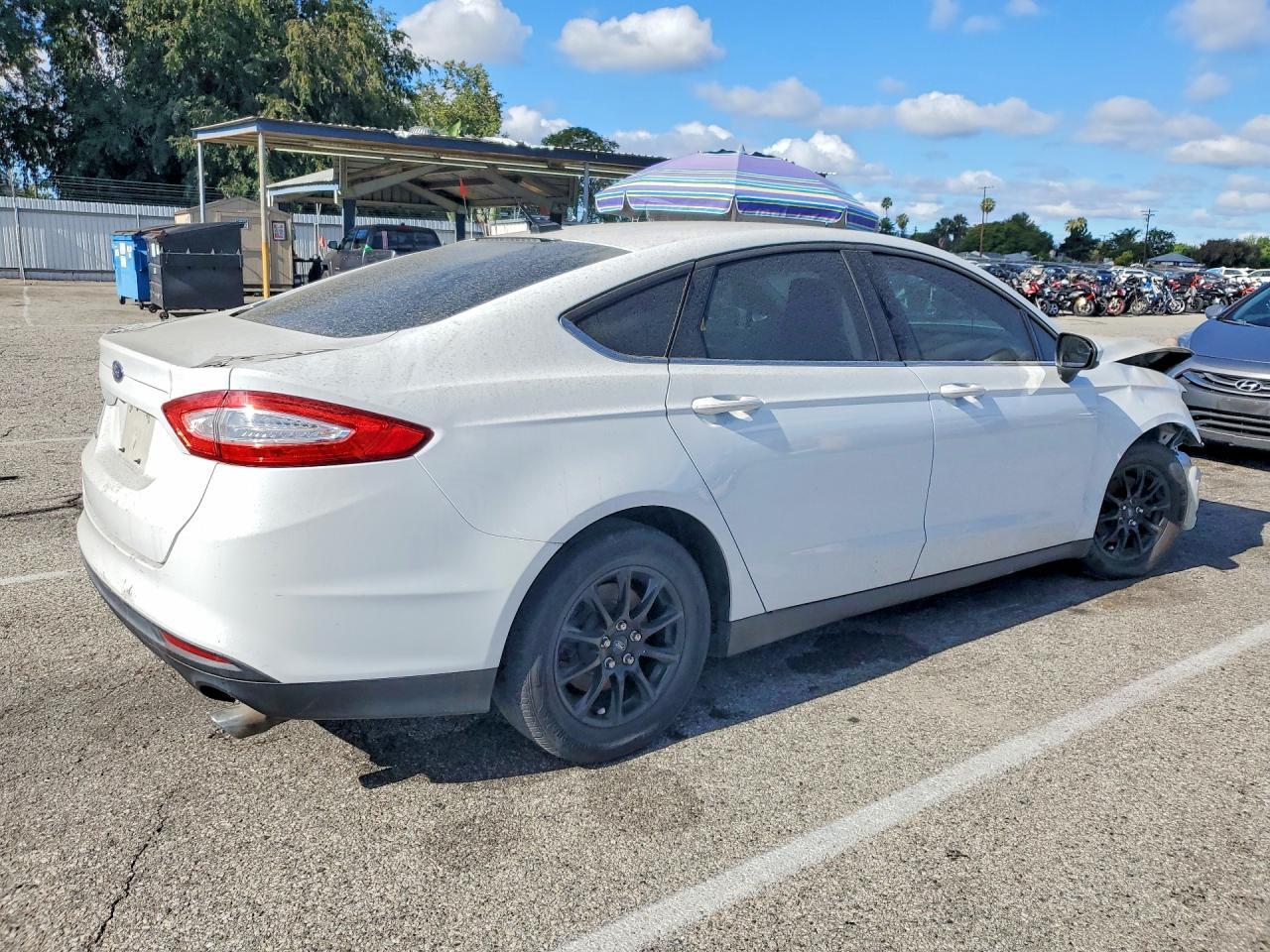 2016 Ford Fusion S - Фото 3