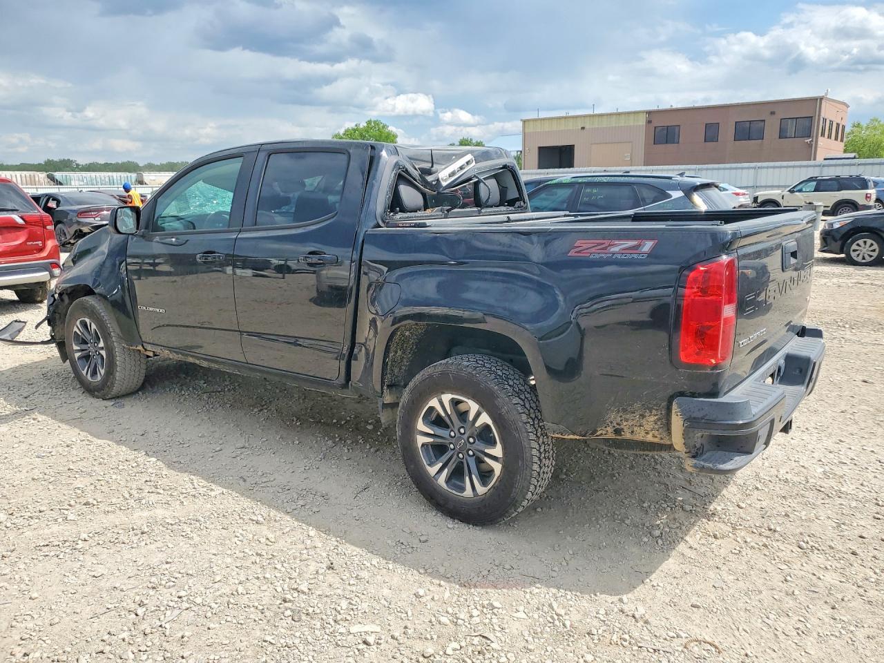 2021 Chevrolet Colorado Z71 - Фото 2