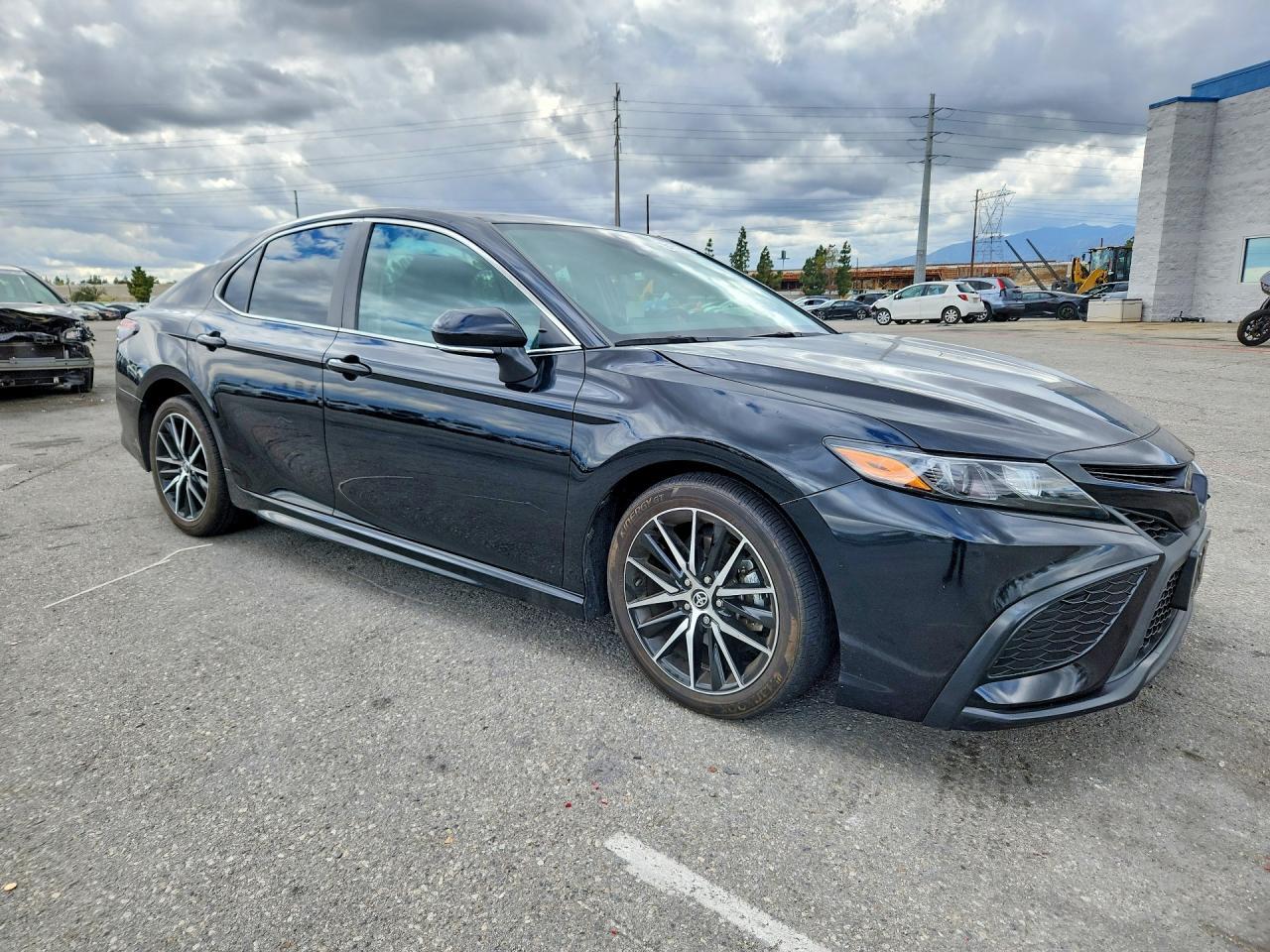 2024 Toyota Camry Se - Image 4