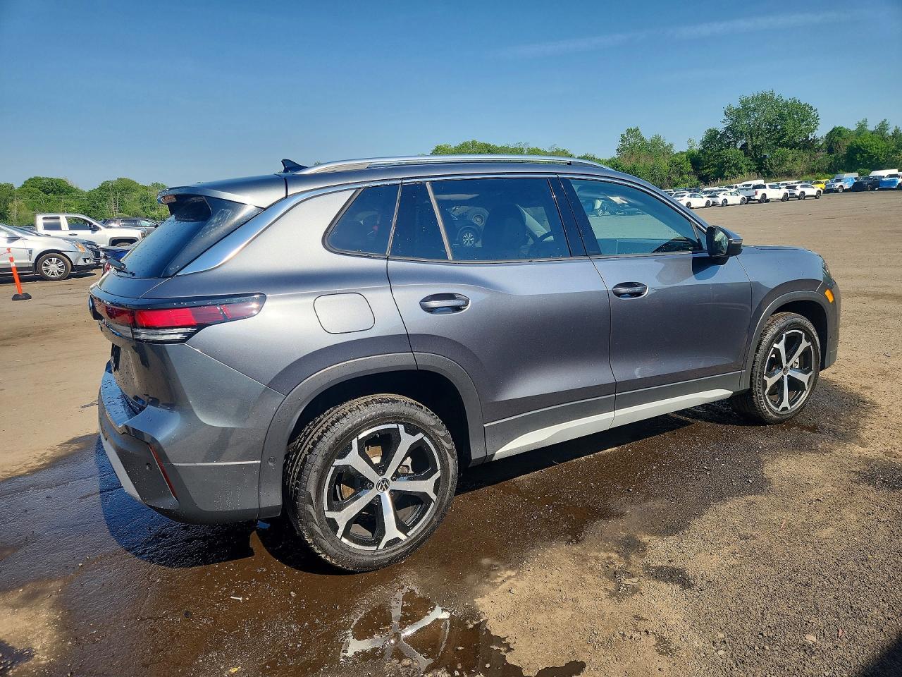 2025 Volkswagen Tiguan Se - Фото 3