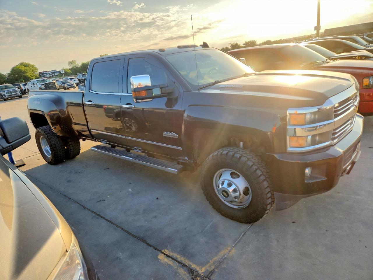 2016 Chevrolet Silverado K3500 High Country - Фото 4