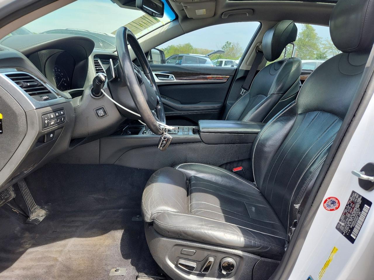 2015 Hyundai Genesis 3.8L - Фото 7
