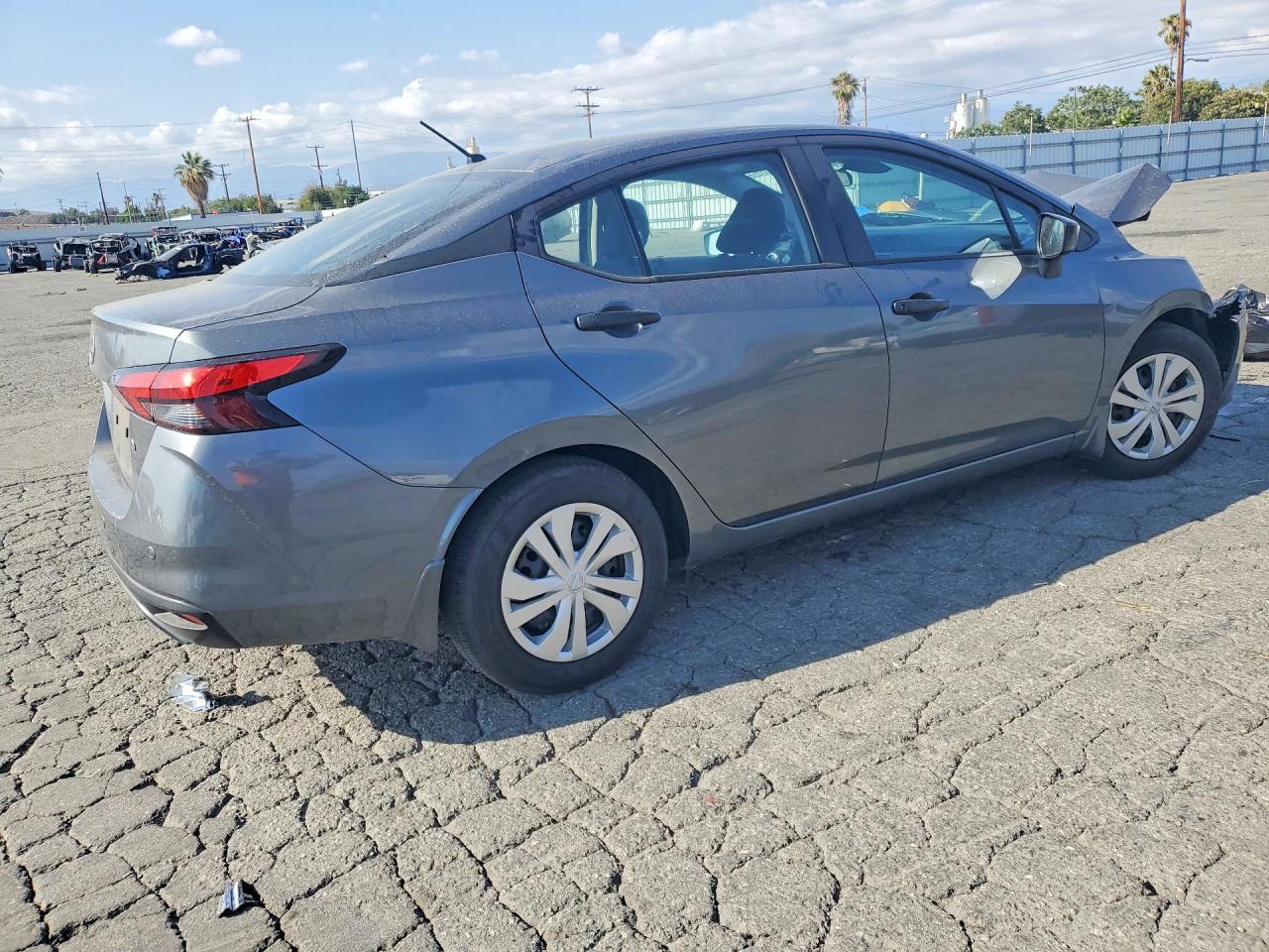2025 Nissan Versa S - Фото 3