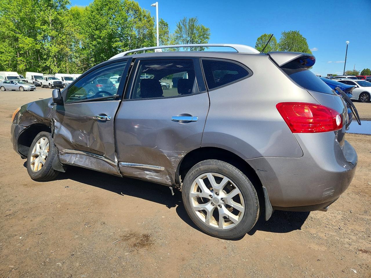 2013 Nissan Rogue S - Фото 2