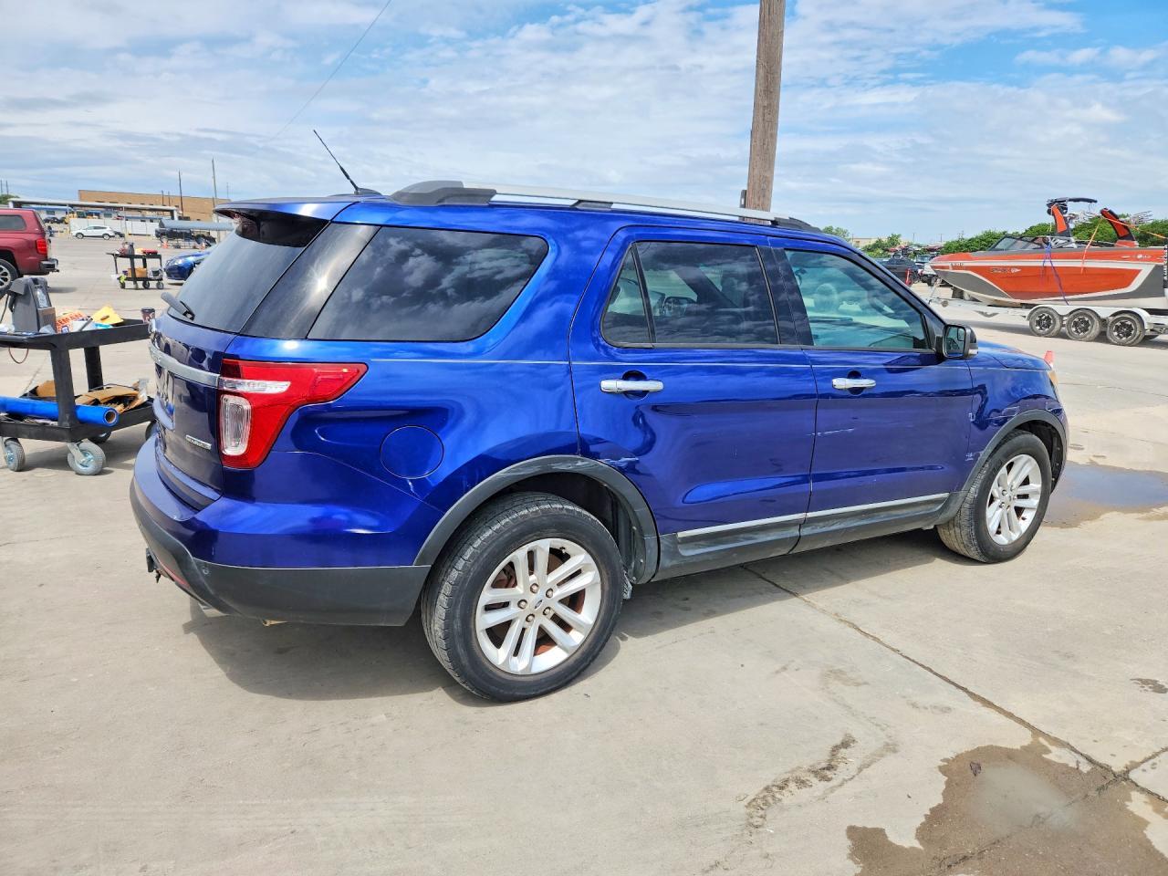 2015 Ford Explorer Xlt - Фото 3