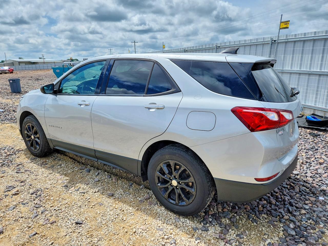 2019 Chevrolet Equinox Ls - Image 2