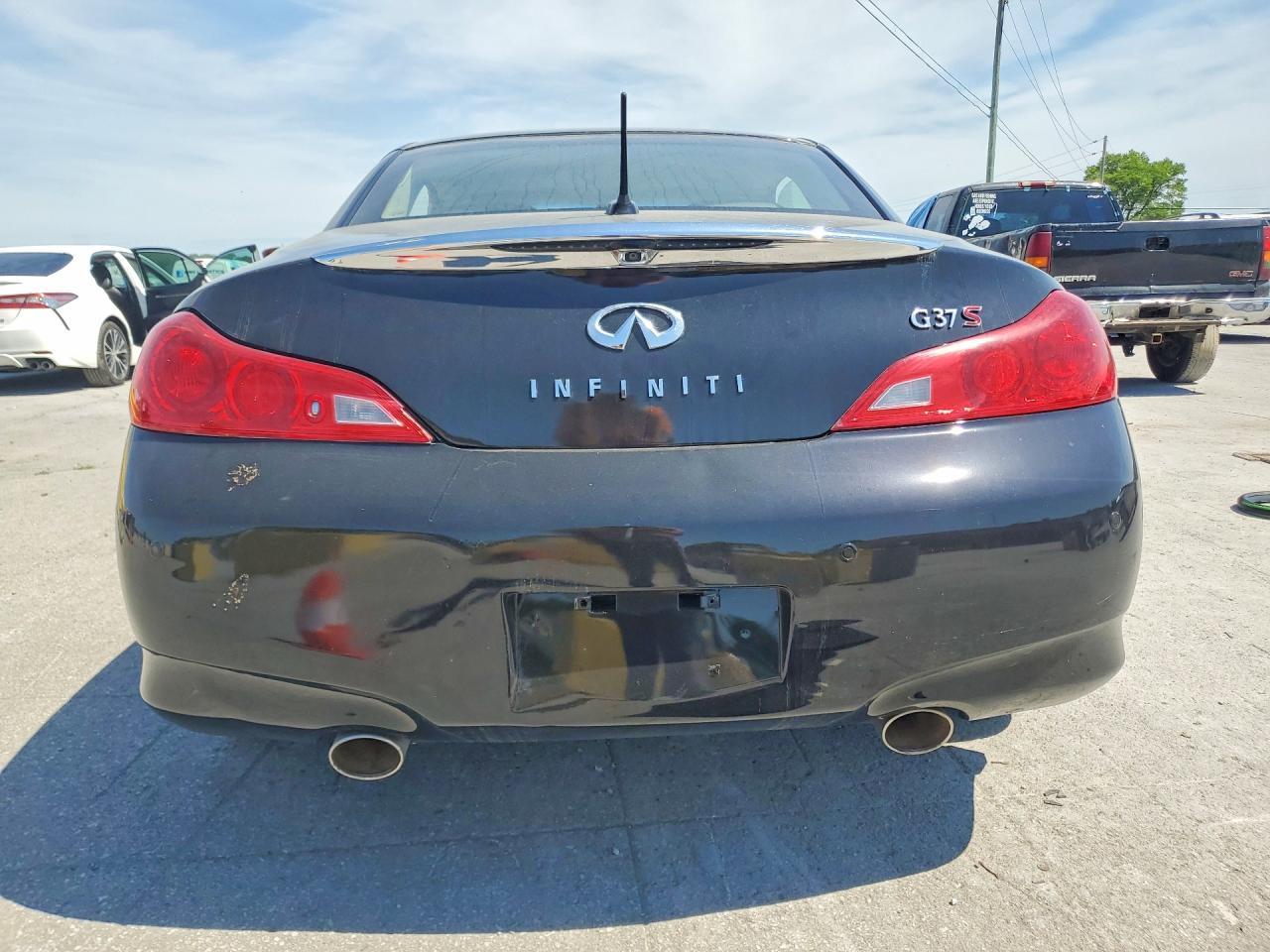 2011 Infiniti G37 Convertible Base - Фото 6