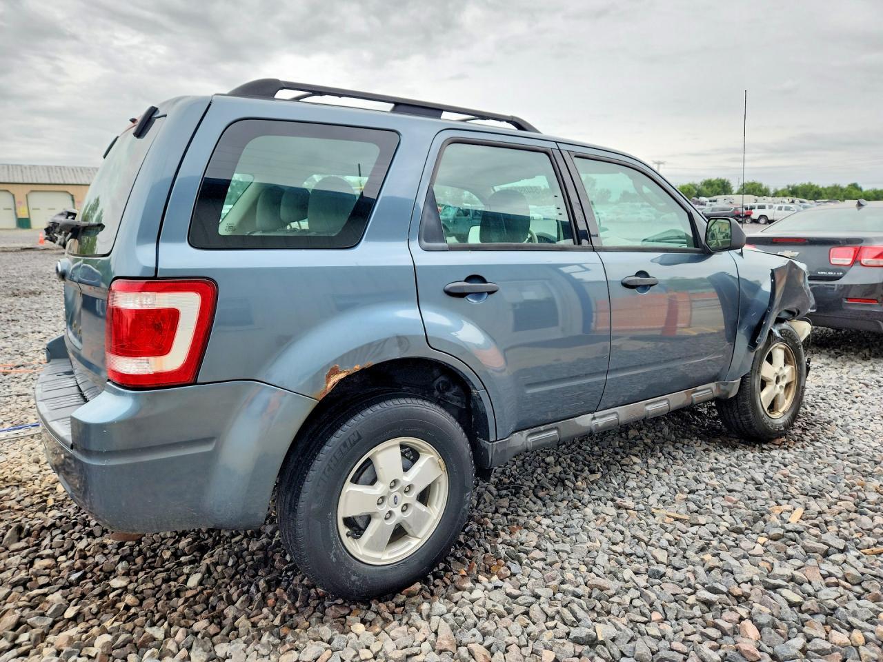 2010 Ford Escape Xls - Фото 3