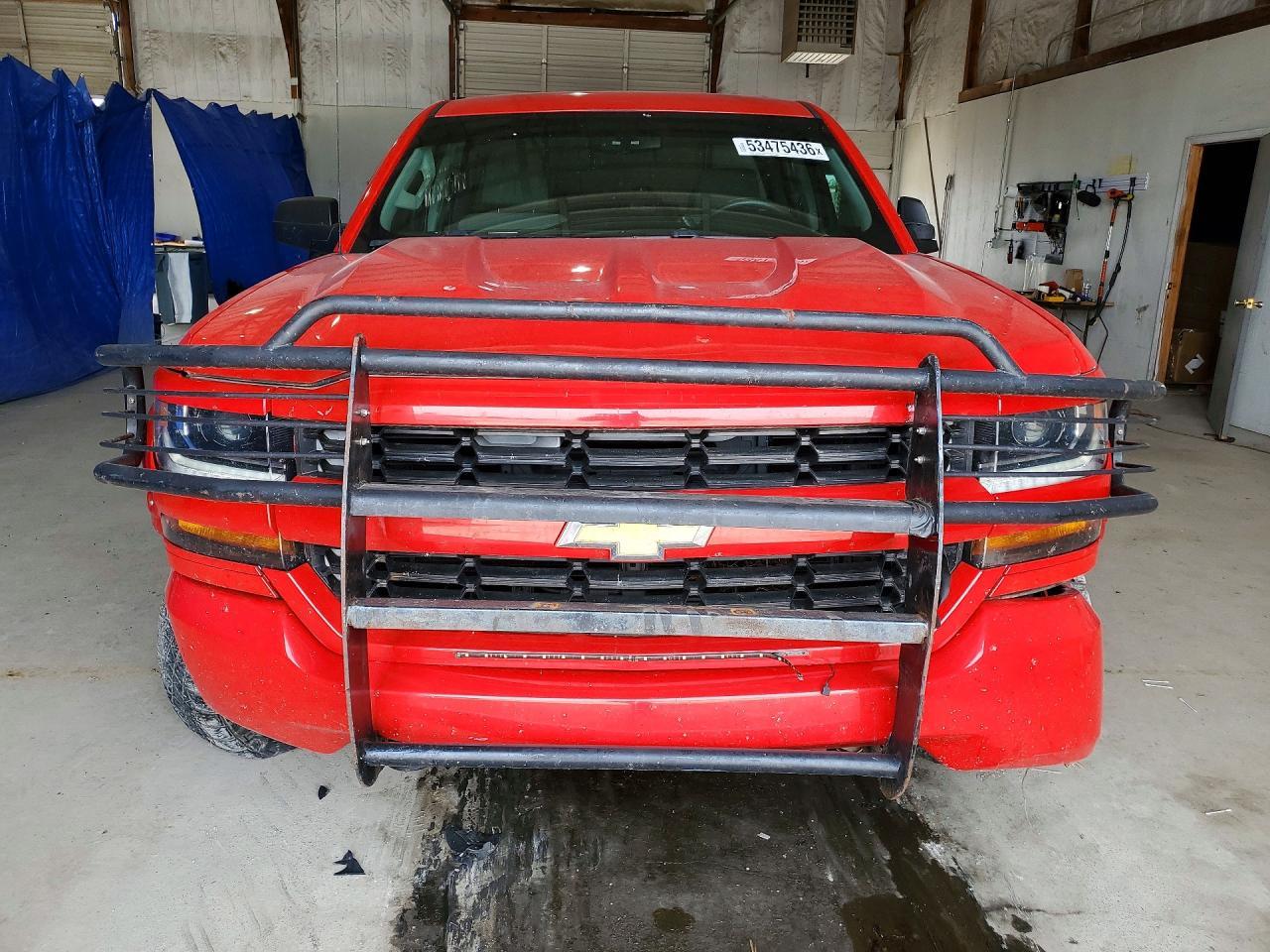 2017 Chevrolet Silverado K1500 Custom - Фото 5