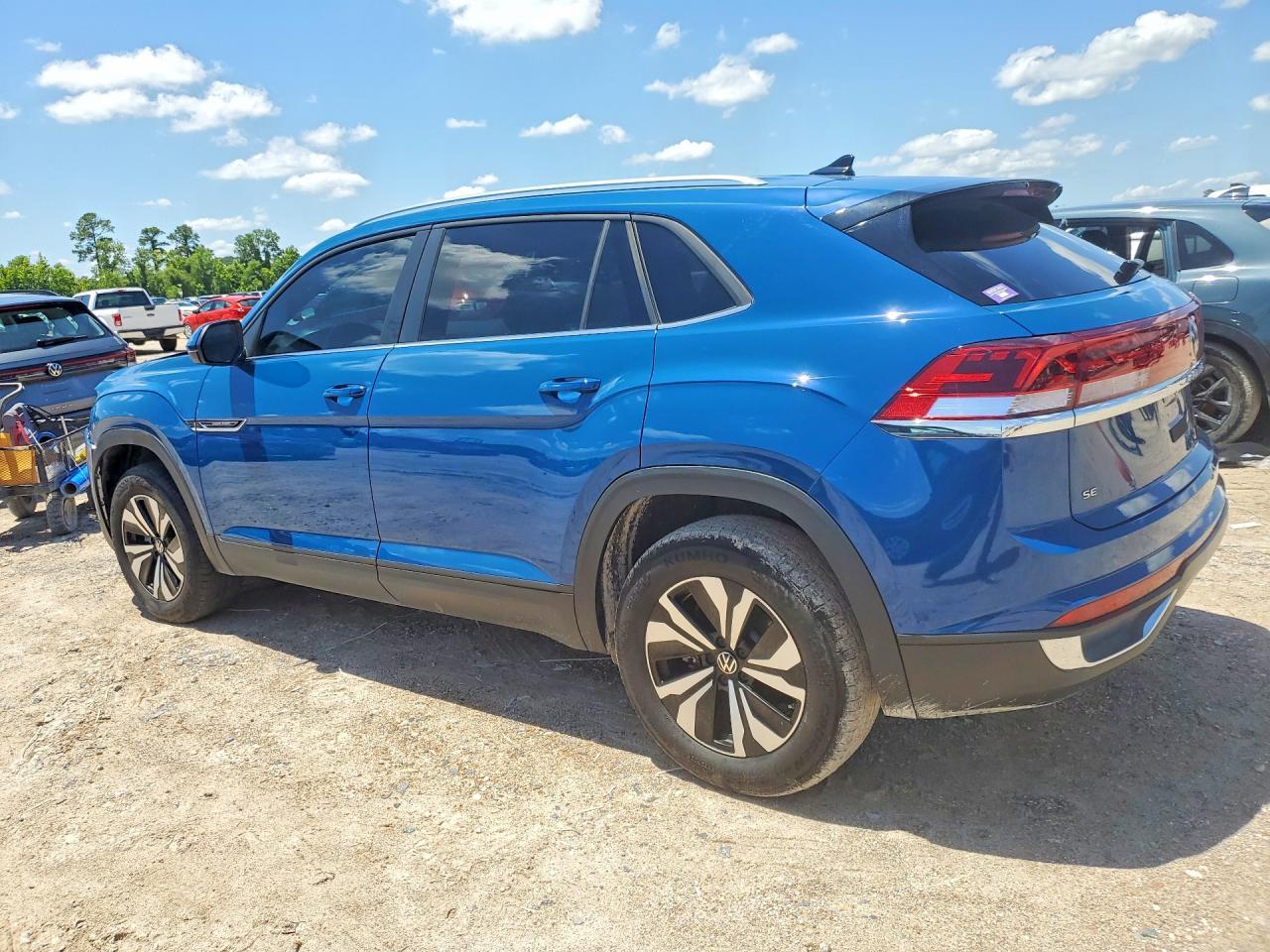 2025 Volkswagen Atlas Cross Sport Se - Image 2