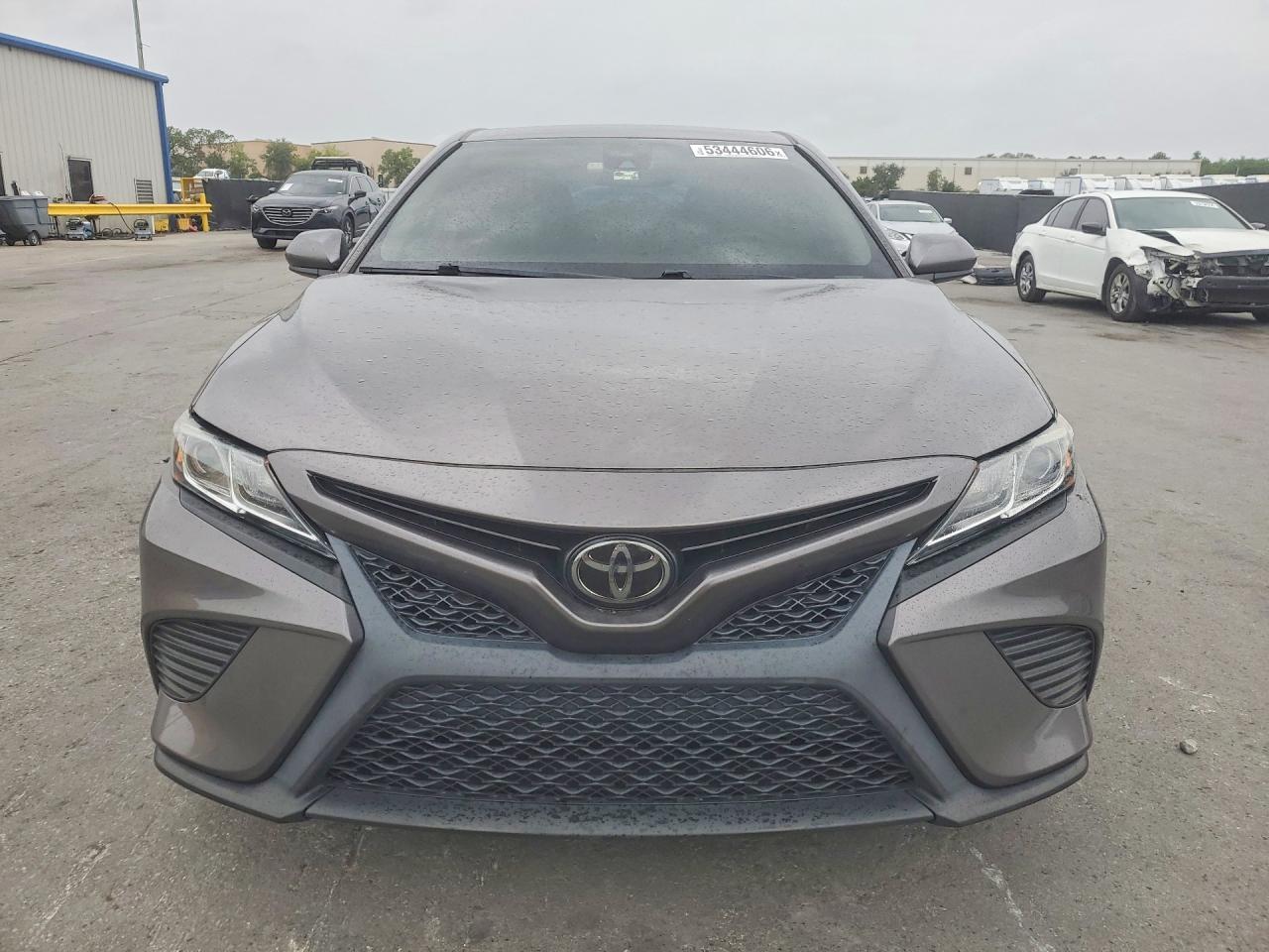 2020 Toyota Camry Se - Image 5