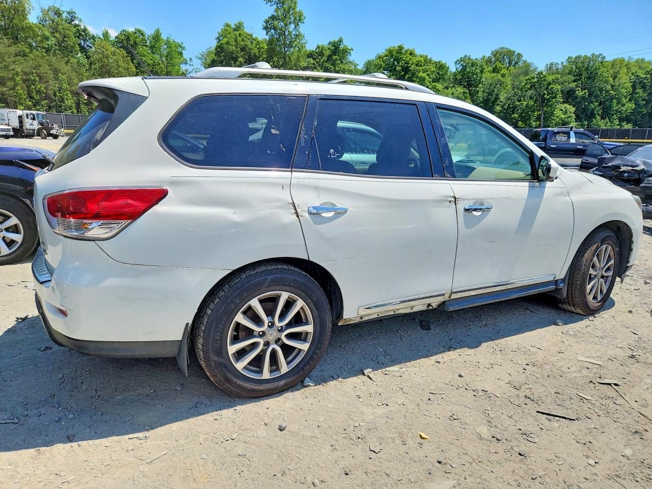 2016 Nissan Pathfinder Sl - Фото 3