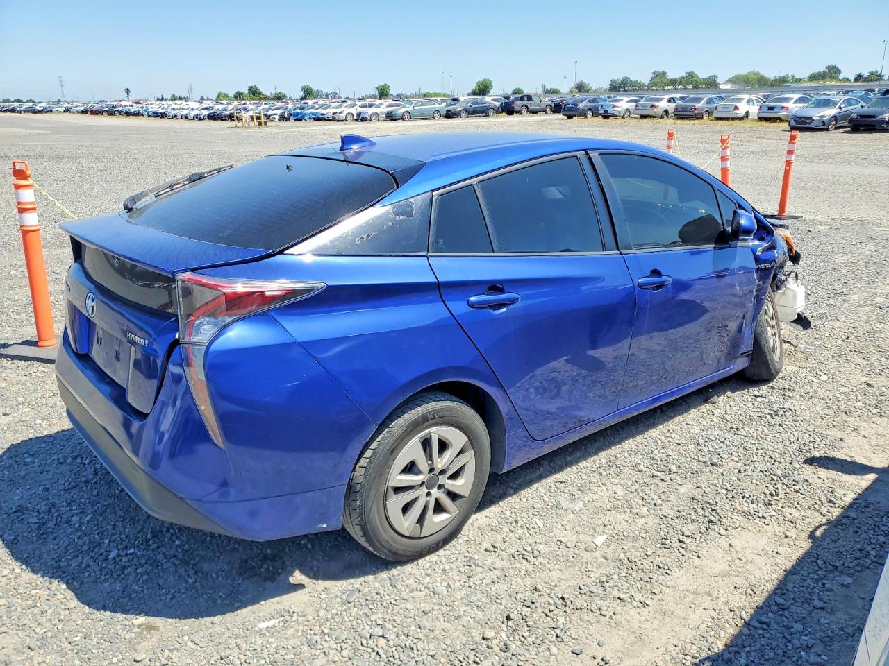 2017 Toyota Prius One - Фото 3
