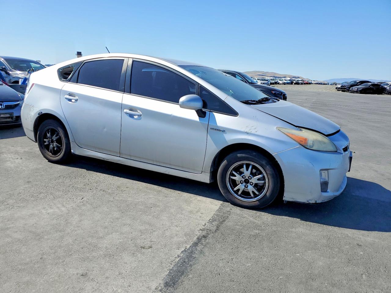 2010 Toyota Prius Iii - Фото 4