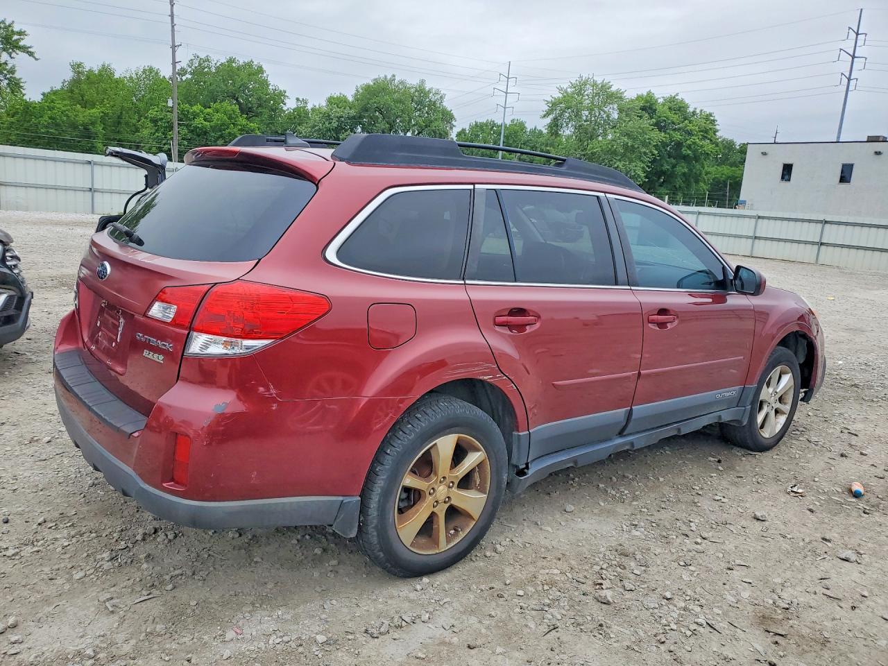 2014 Subaru Outback 2.5I Limited - Image 3