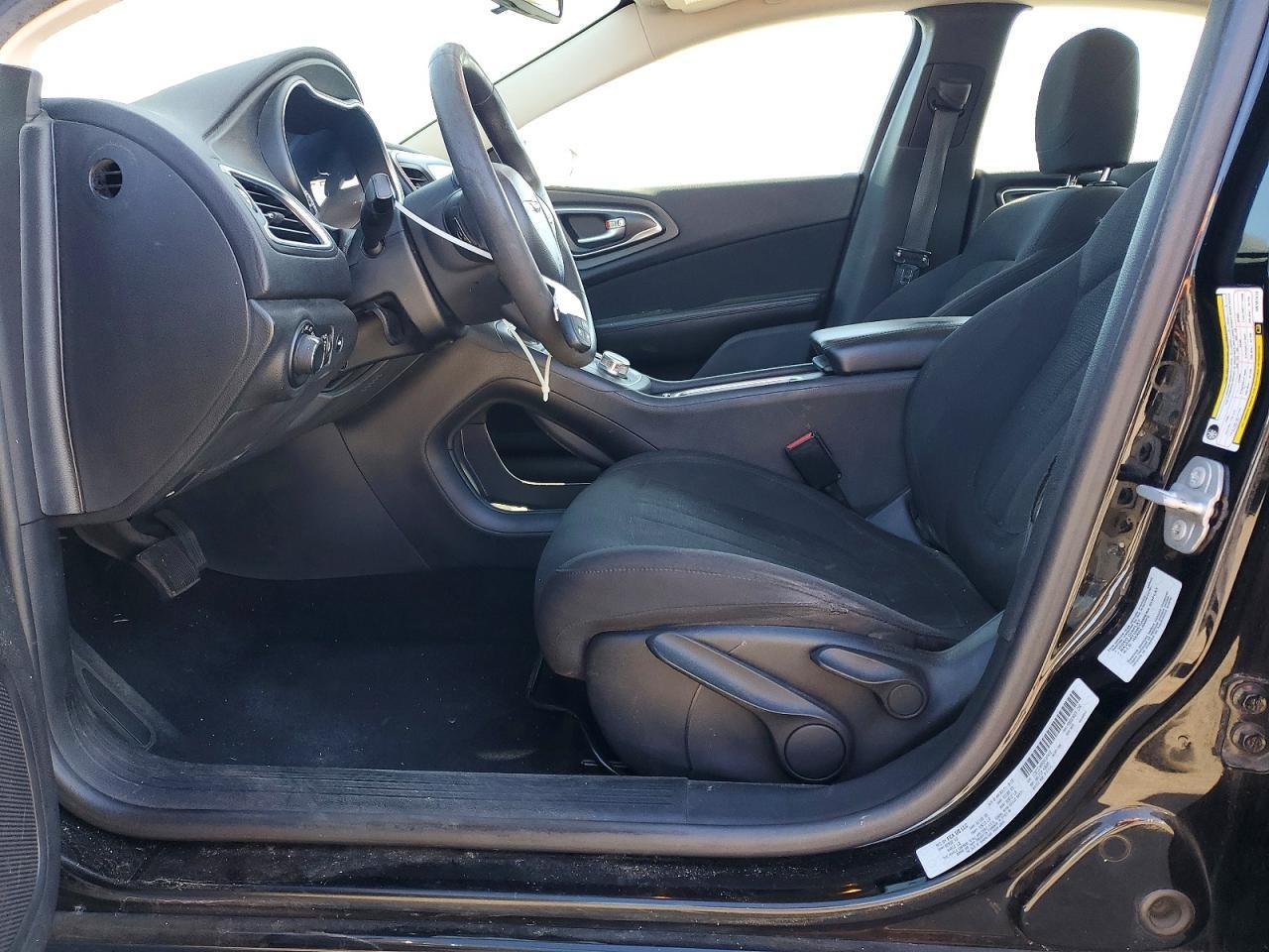 2016 Chrysler 200 Limited - Фото 7