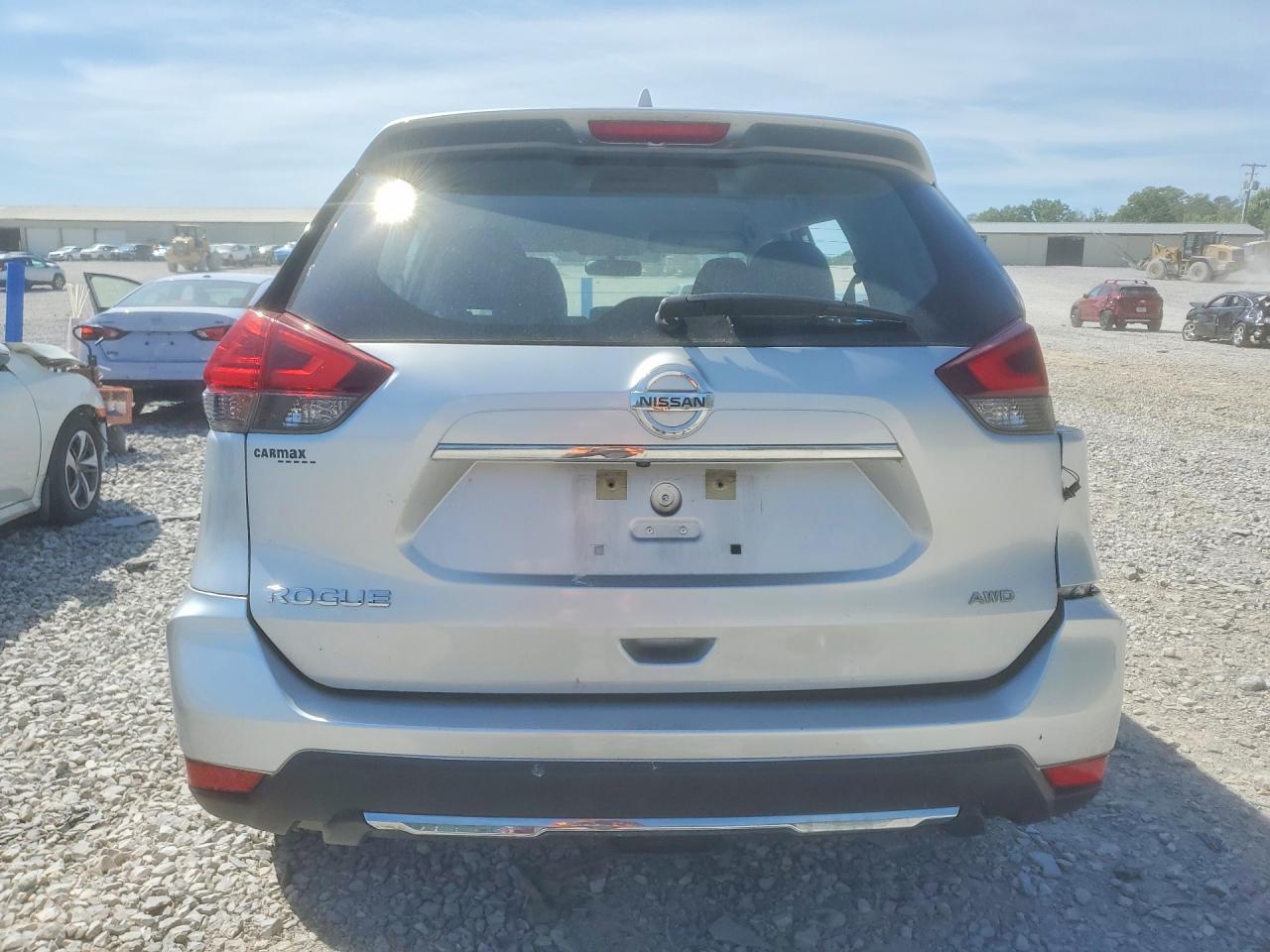 2017 Nissan Rogue S - Фото 6