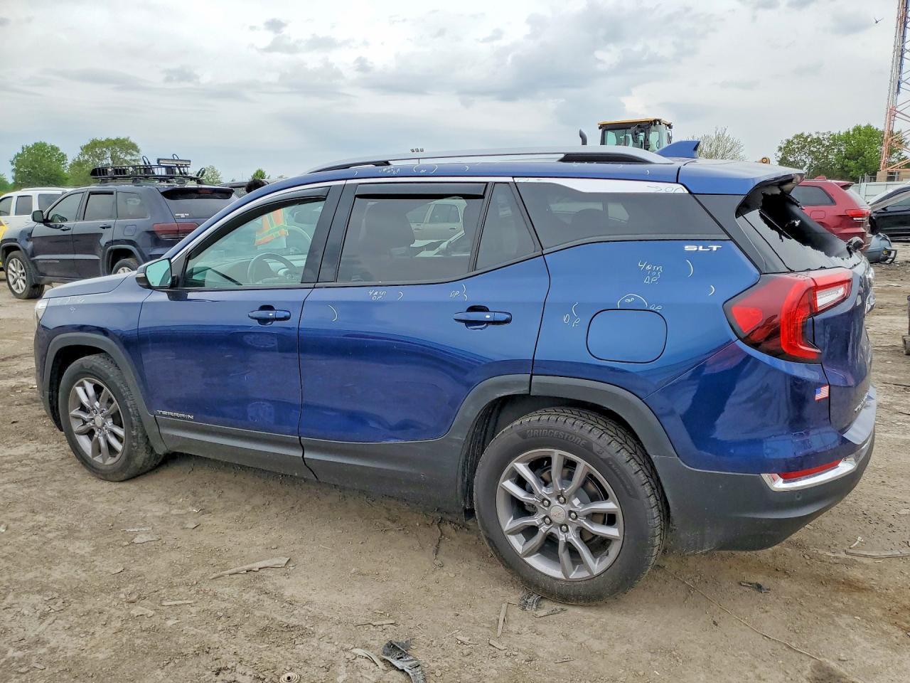 2022 GMC Terrain Slt - Image 2
