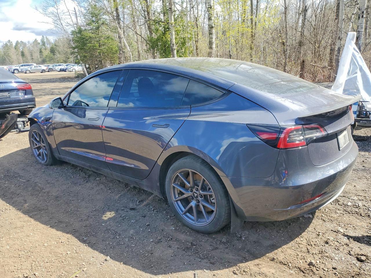 2023 Tesla Model 3 - Фото 2