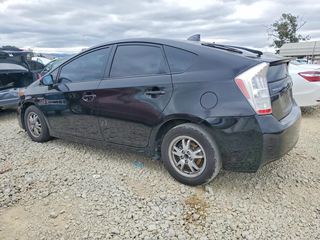 2011 Toyota Prius Four - Image 2