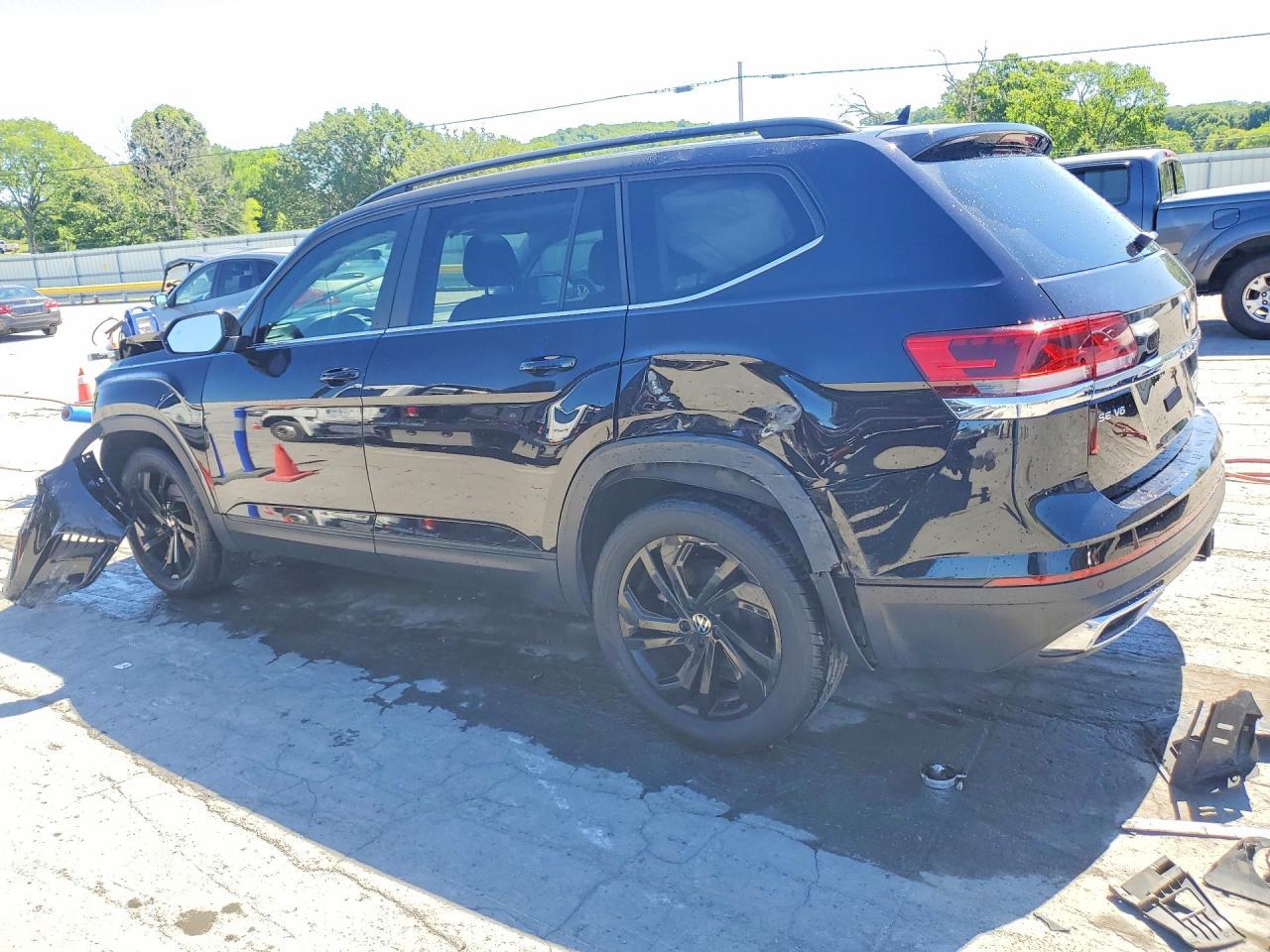 2022 Volkswagen Atlas Se - Фото 2