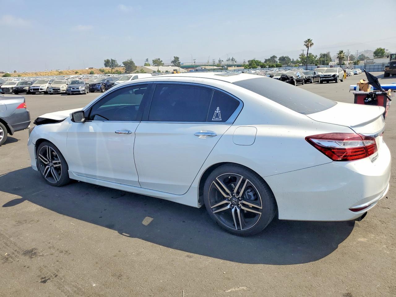 2017 Honda Accord Sport Special Edition - Фото 2