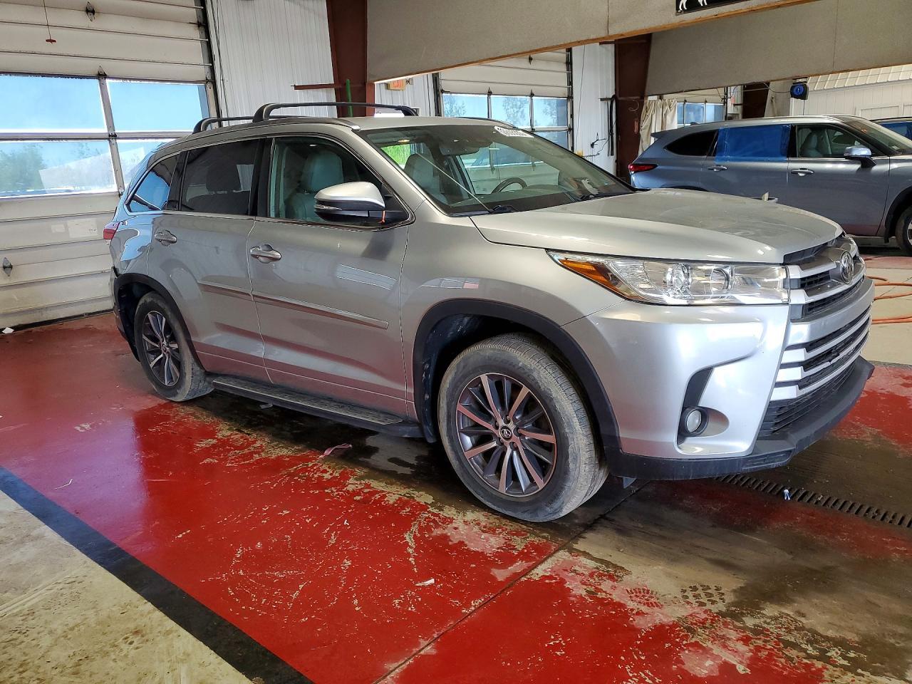 2018 Toyota Highlander Xle - Фото 4