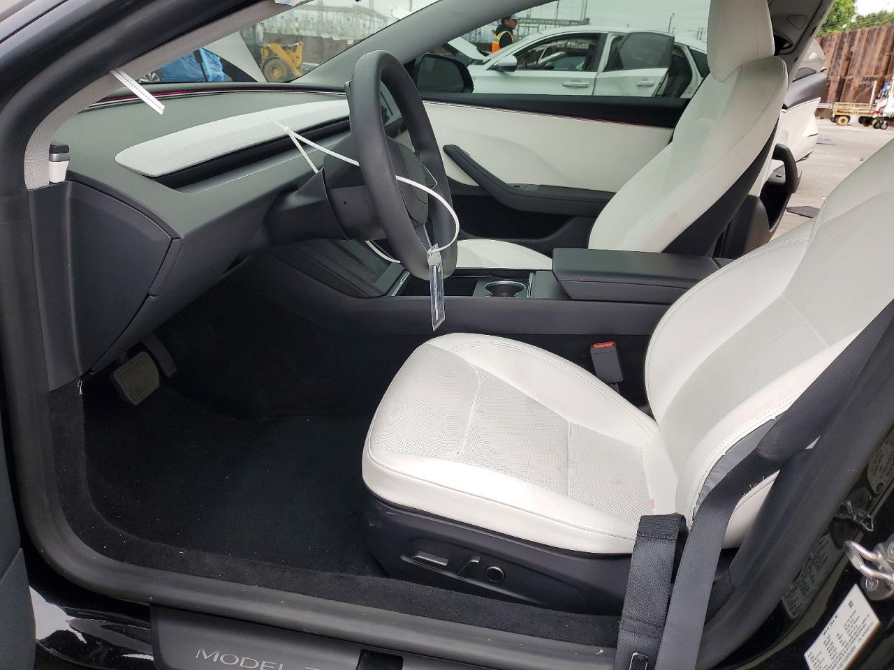 2024 Tesla Model 3 - Image 7
