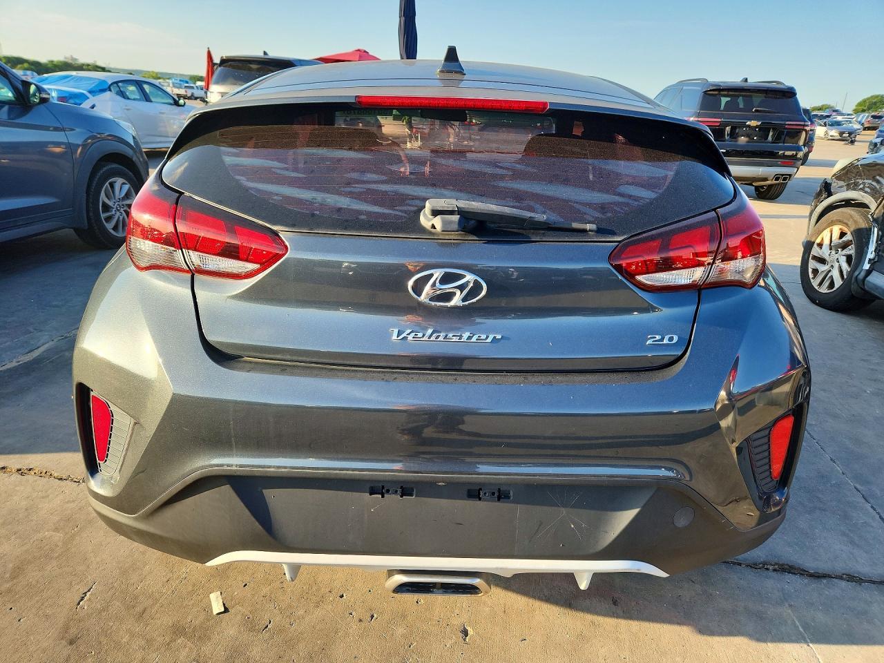 2020 Hyundai Veloster 2.0L - Image 6