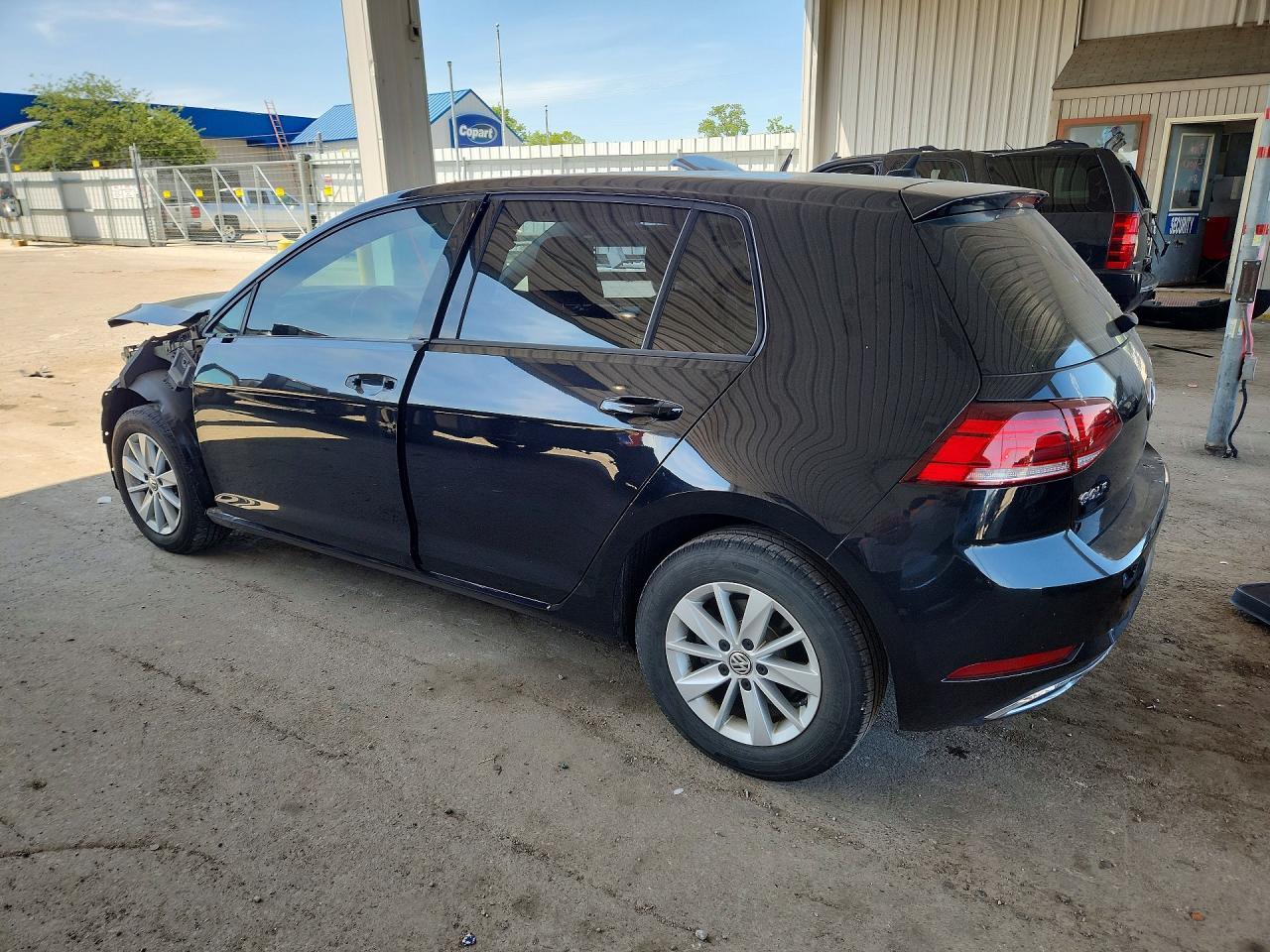 2018 Volkswagen Golf S - Фото 2