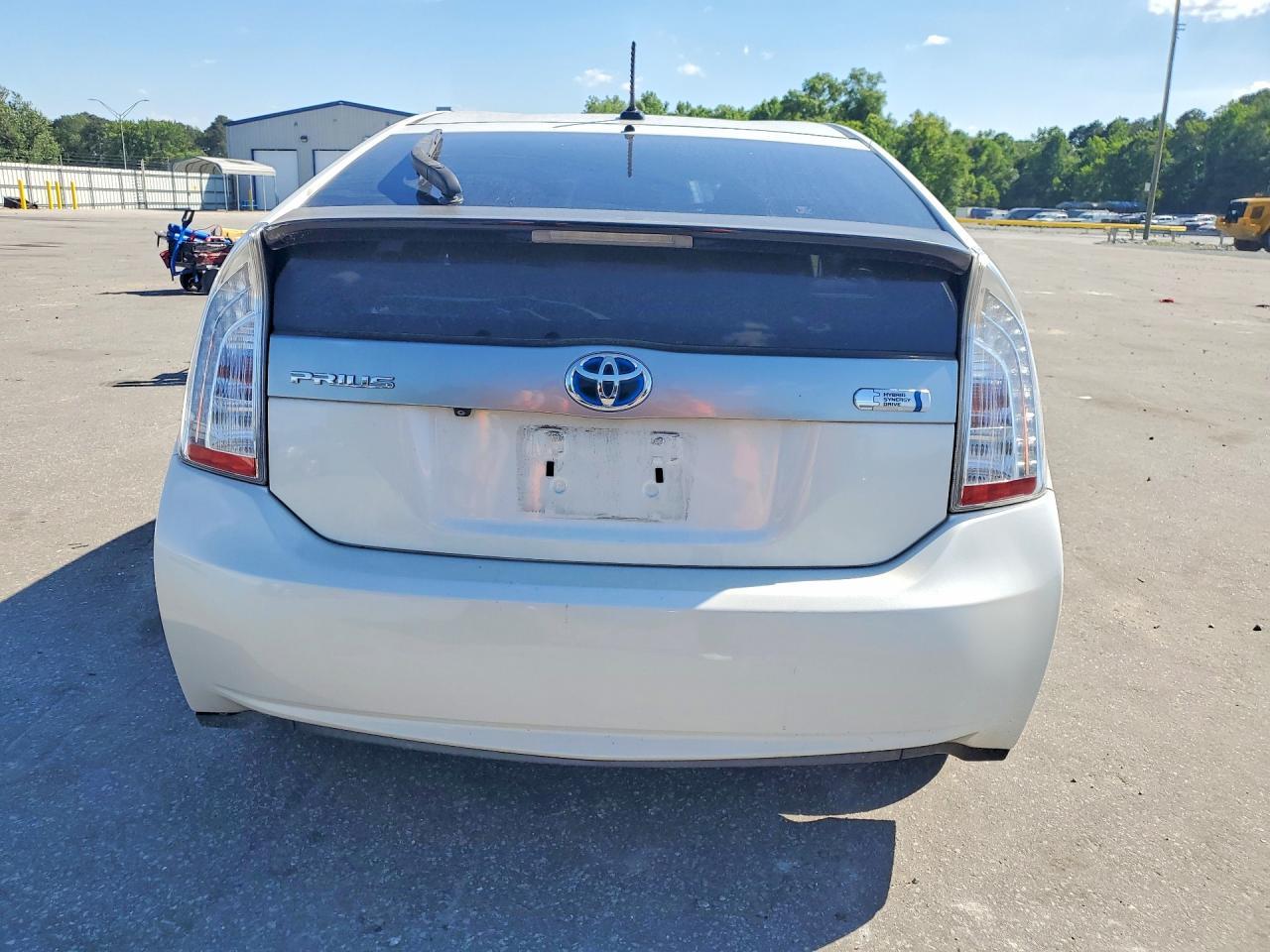 2014 Toyota Prius Plug-In Hybrid Base - Фото 6
