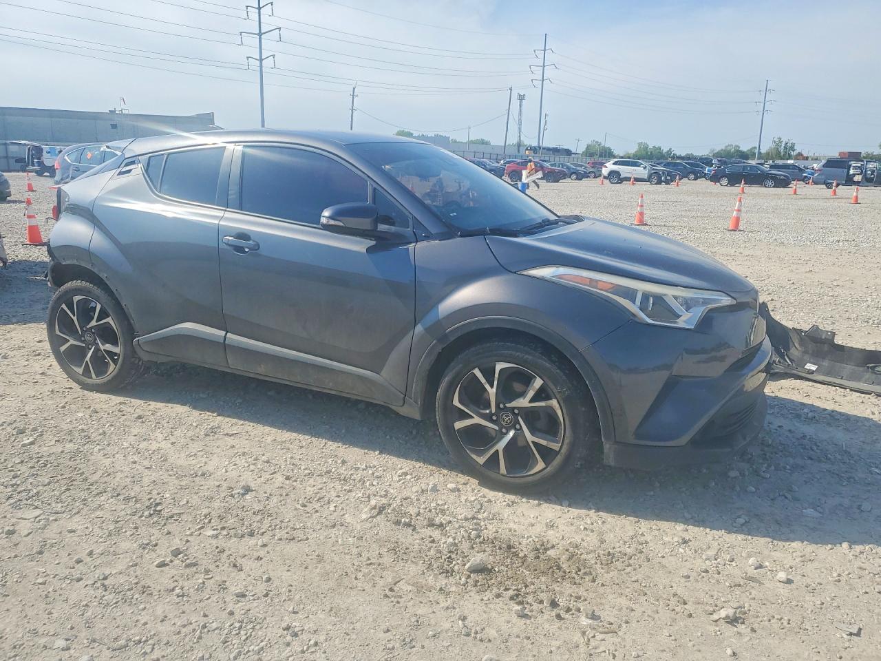 2018 Toyota C-Hr Xle - Image 4