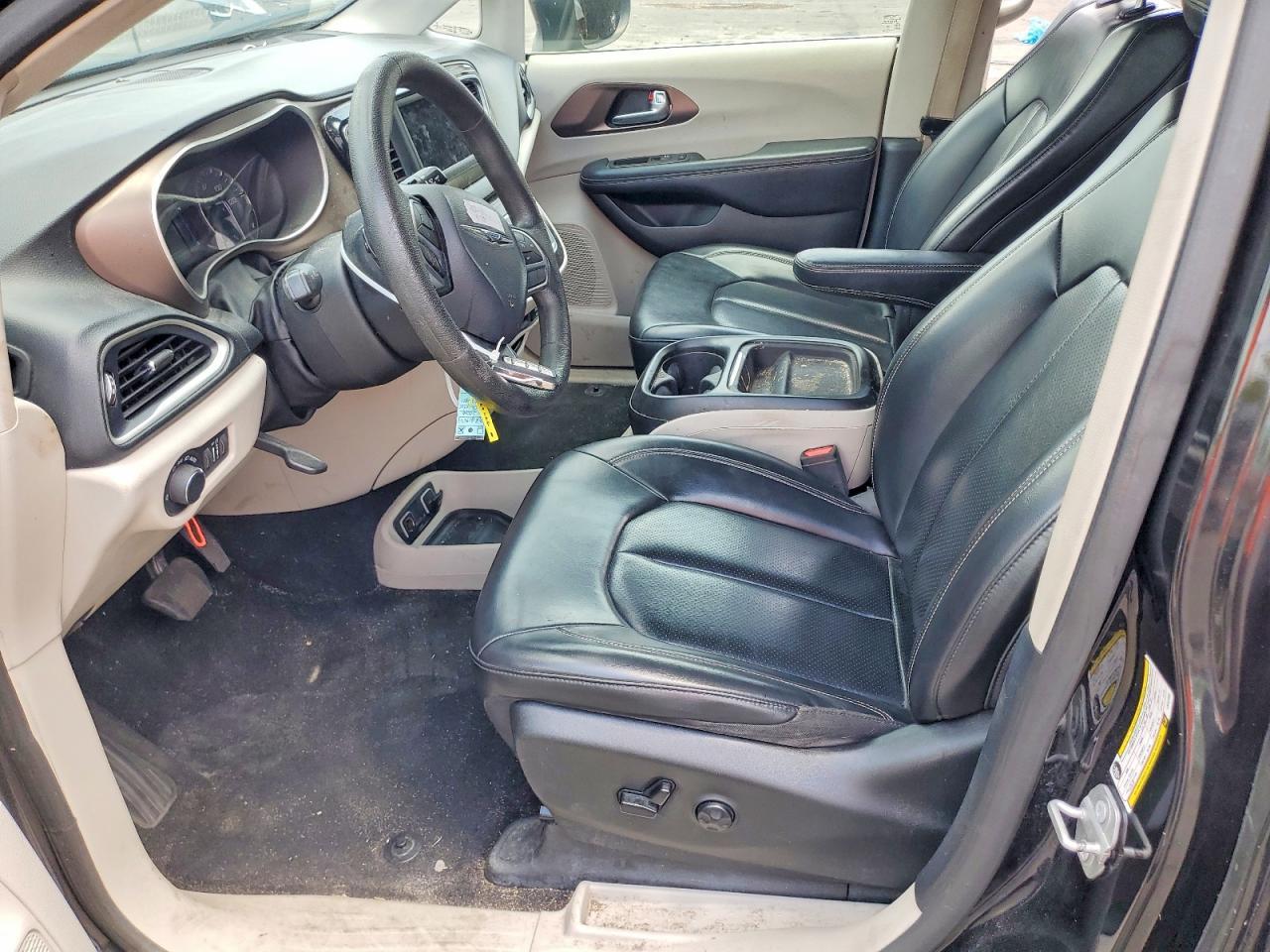 2020 Chrysler Voyager Lxi - Фото 7