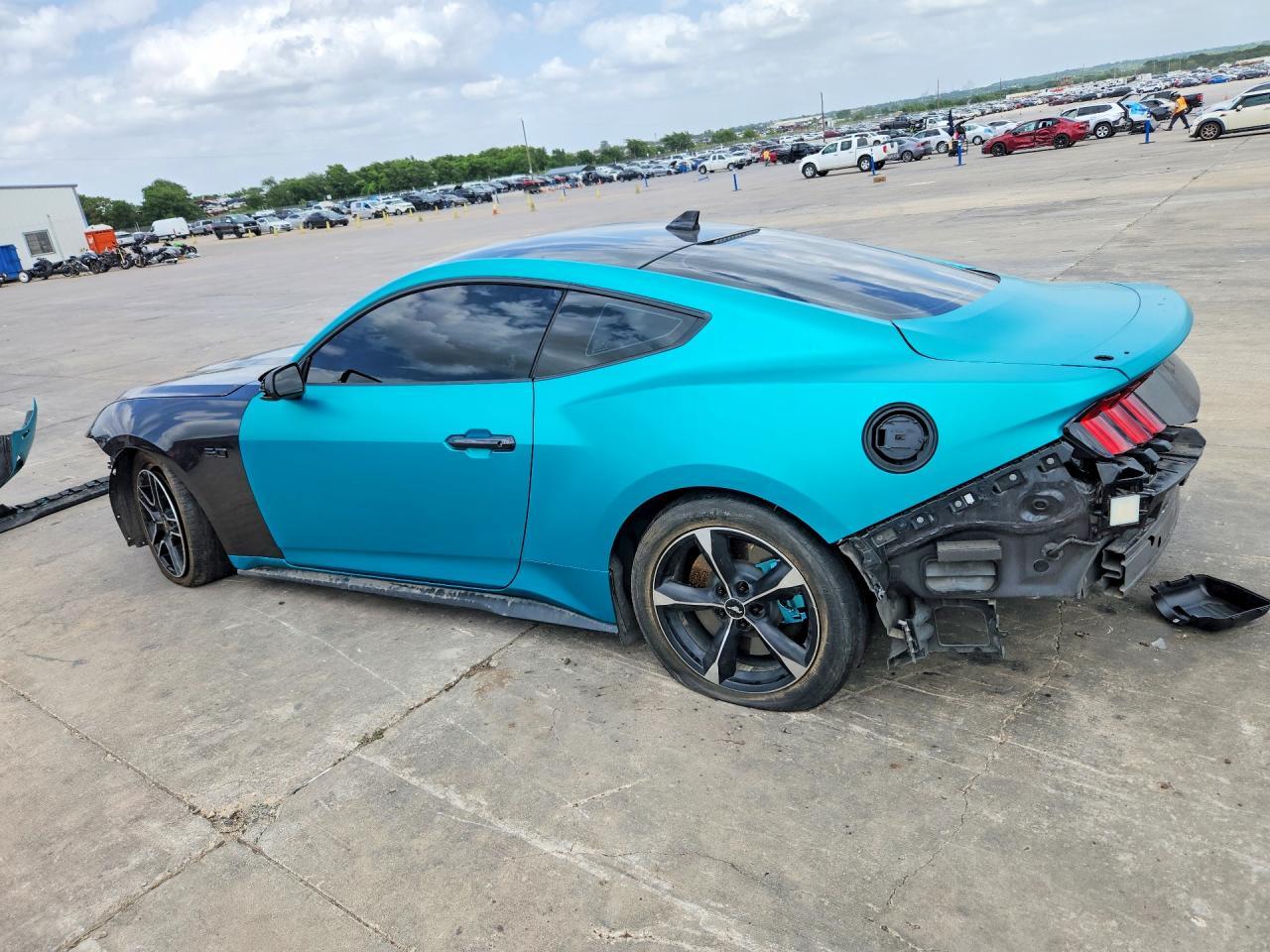 2024 Ford Mustang Gt - Фото 2