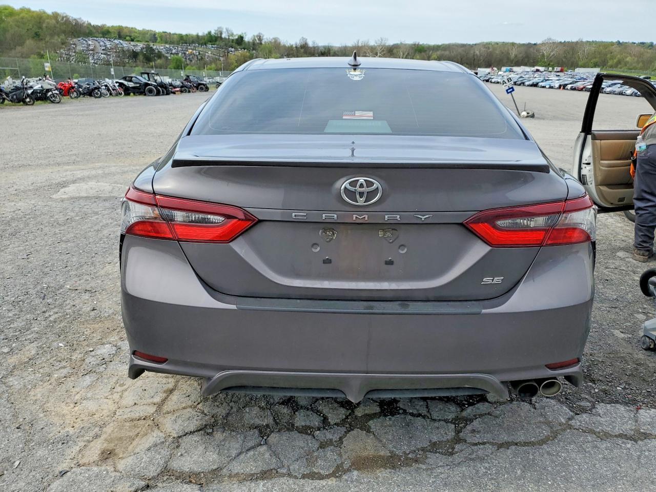 2024 Toyota Camry Se - Image 6