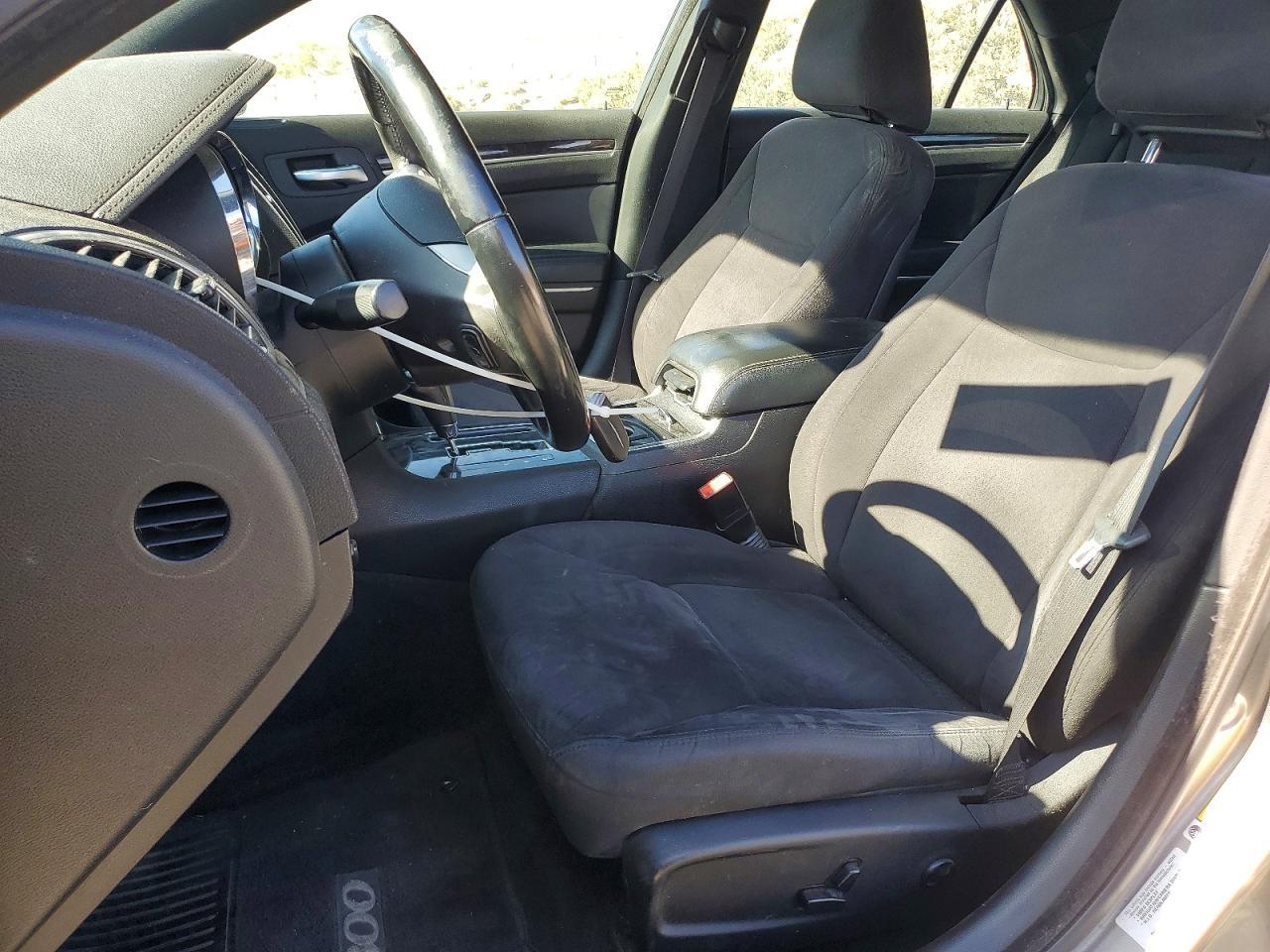 2011 Chrysler 300 - Фото 7